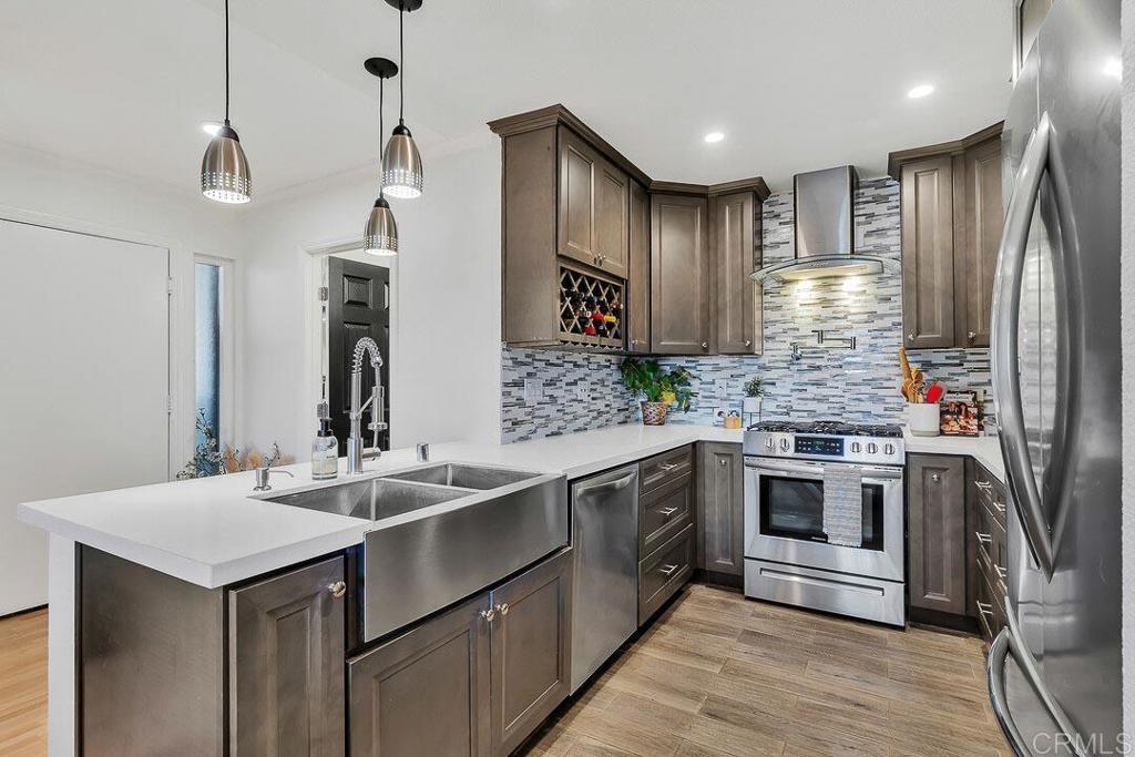 Photo of Listing #PTP2508587