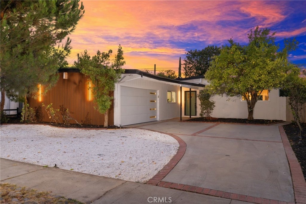 Photo of Listing #SR25260829