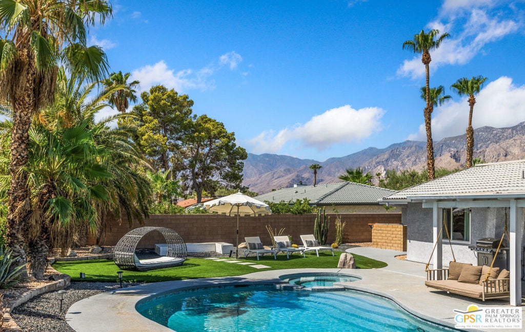 932 N Camino Condor, Palm Springs
