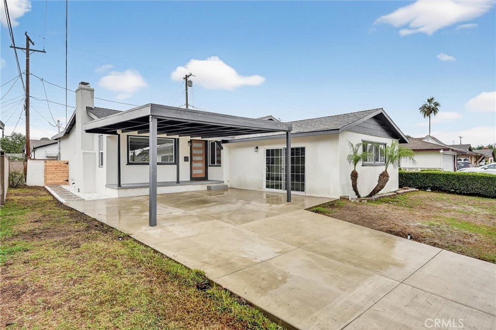 Photo of Listing #SB25261080