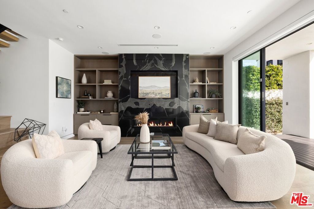 Photo of Listing #25618957