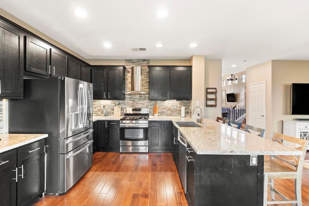 Photo of Listing #PTP2508607