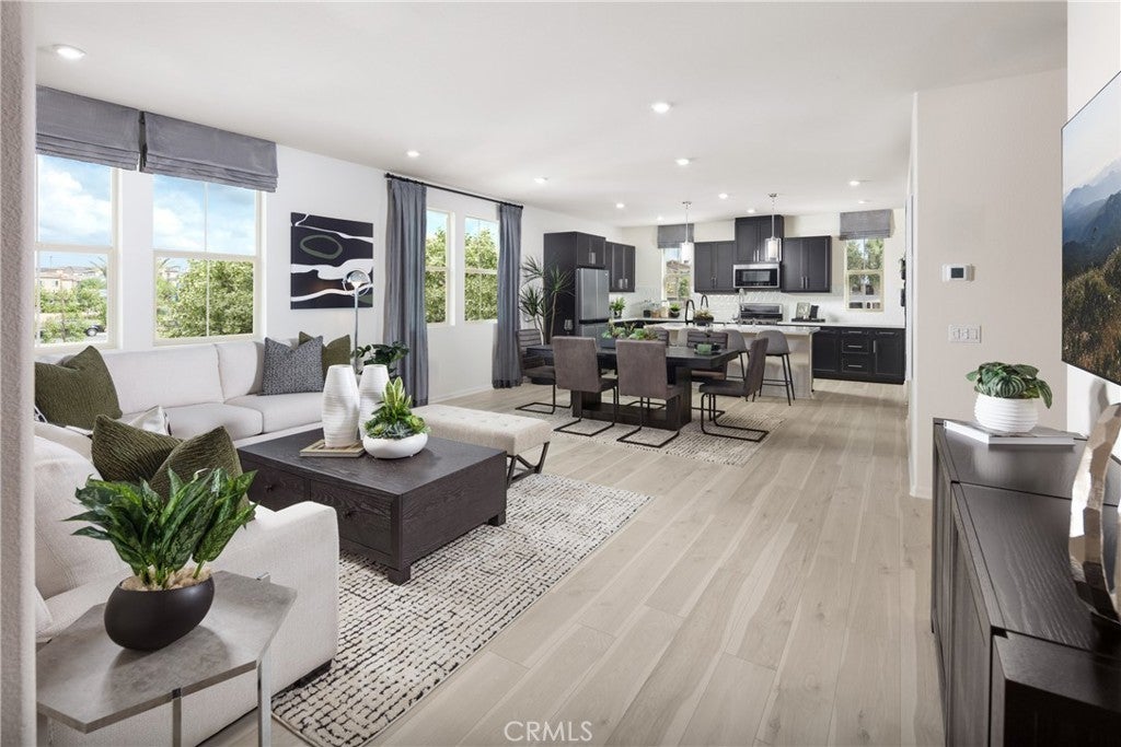 Photo of Listing #OC25261403