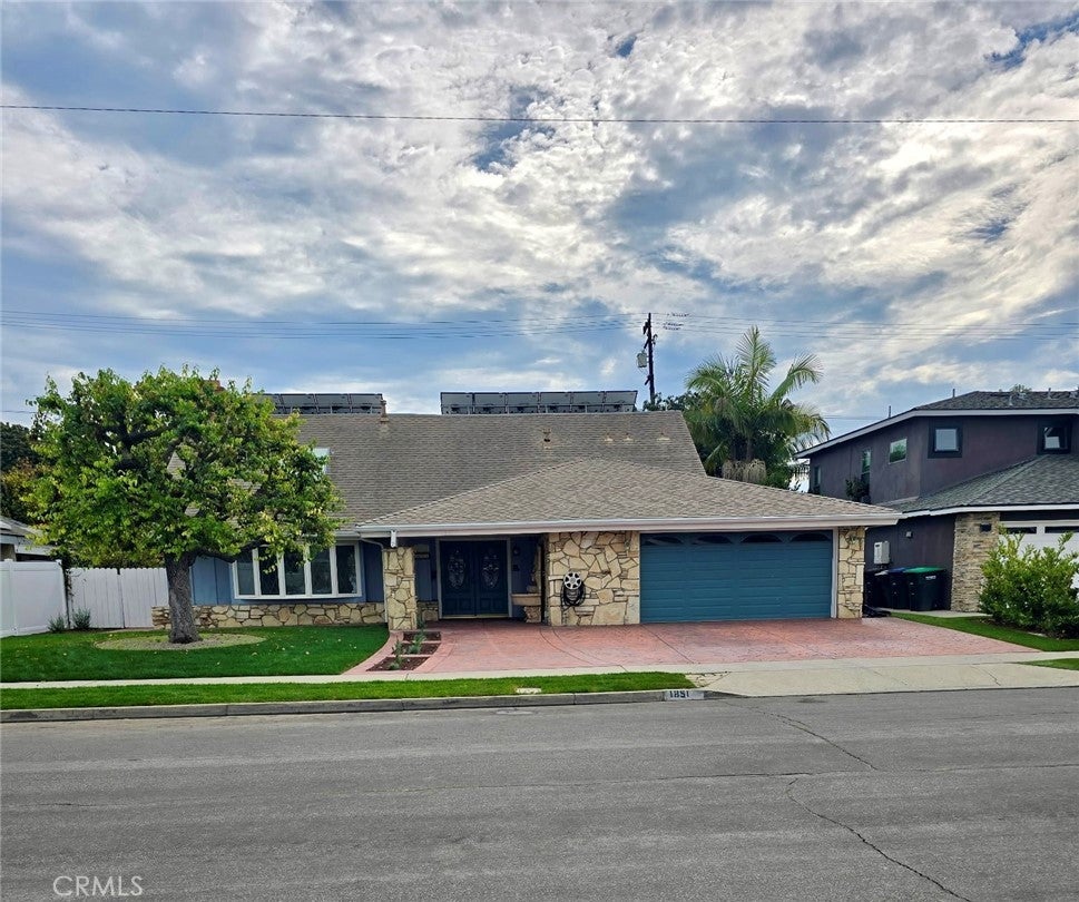 Photo of Listing #OC25258635