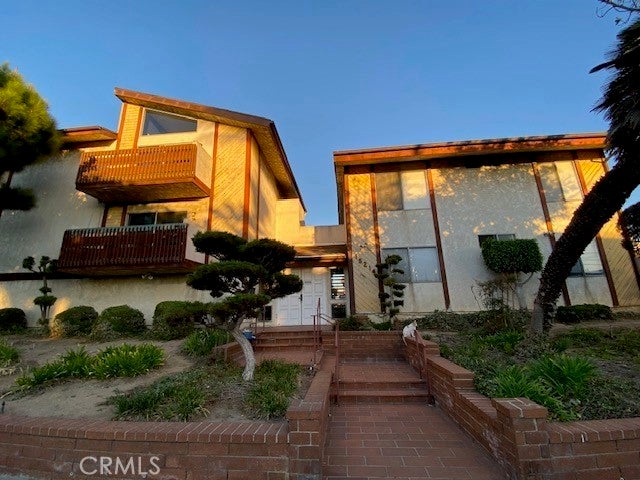 15214 S Raymond 109, Gardena.