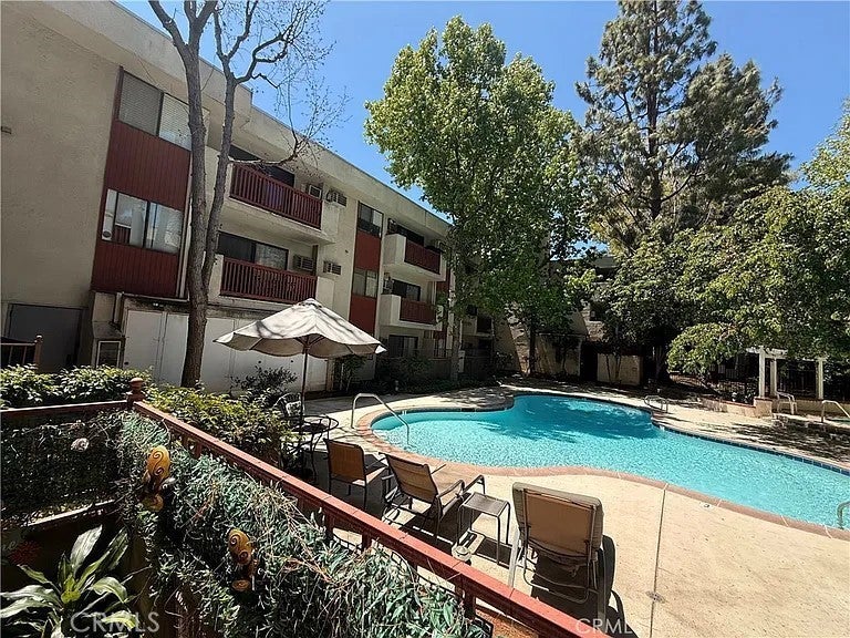 20234 Cantara, Winnetka