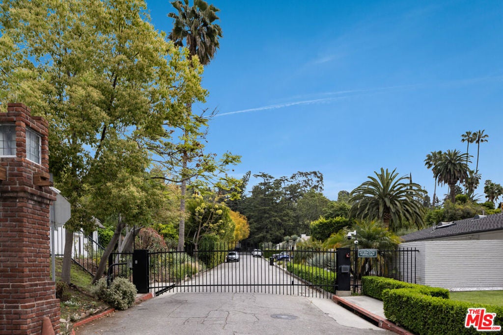 Photo of Listing #25619959