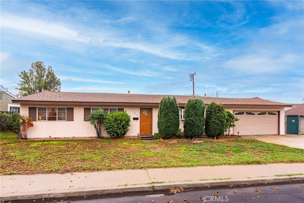 Photo of Listing #SR25261637