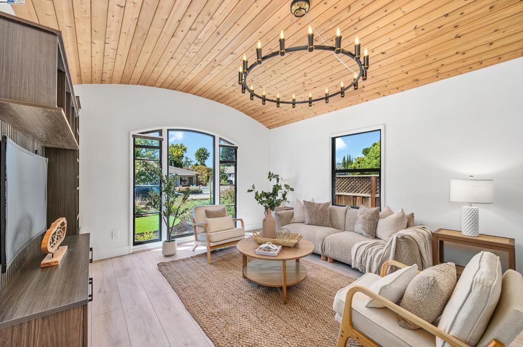 Photo of Listing #41117673