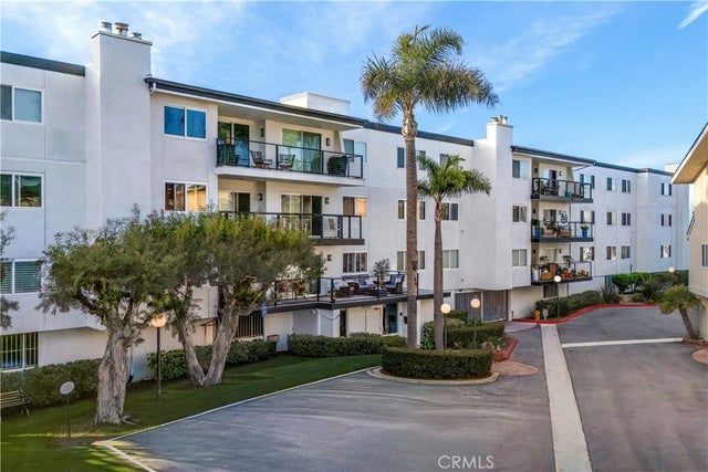 16255 Pacific Circle # 106, Huntington Beach