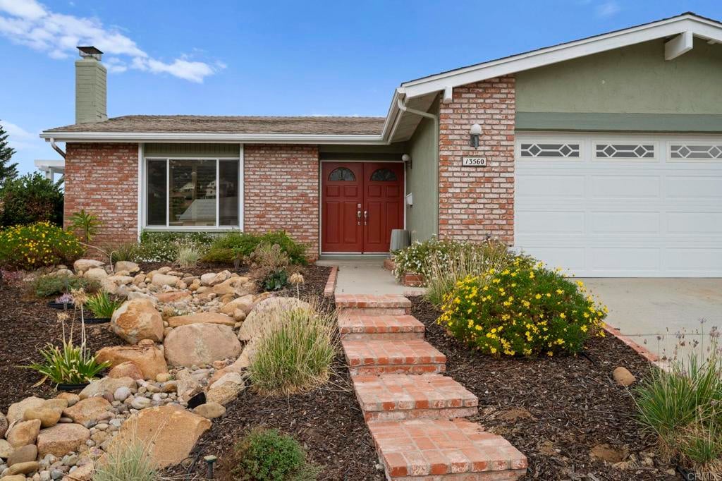 Photo of Listing #PTP2508638