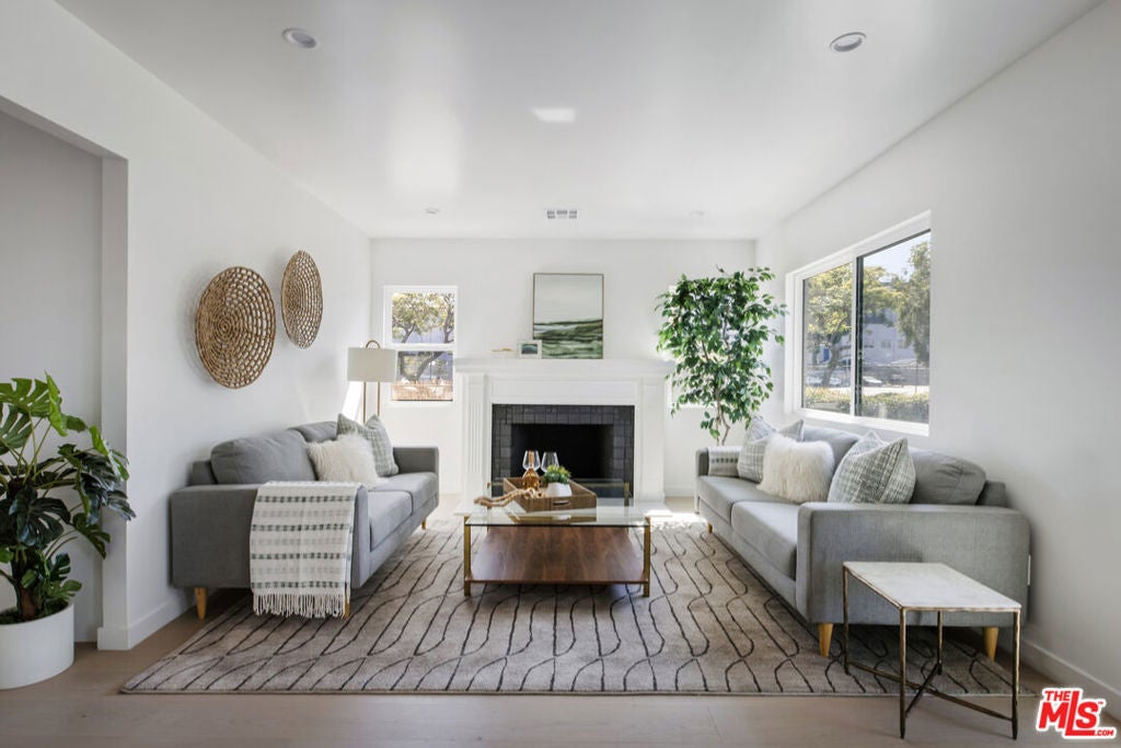 Photo of Listing #25619747