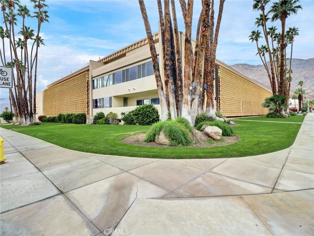 277 E Alejo Road # 214, Palm Springs