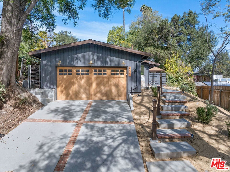 Photo of Listing #25620435