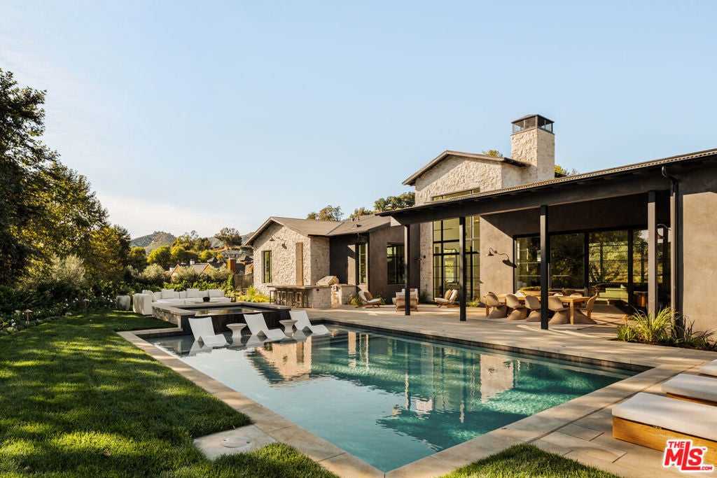 Photo of Listing #25619859