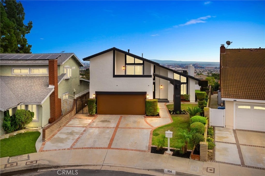 Photo of Listing #PV25262271