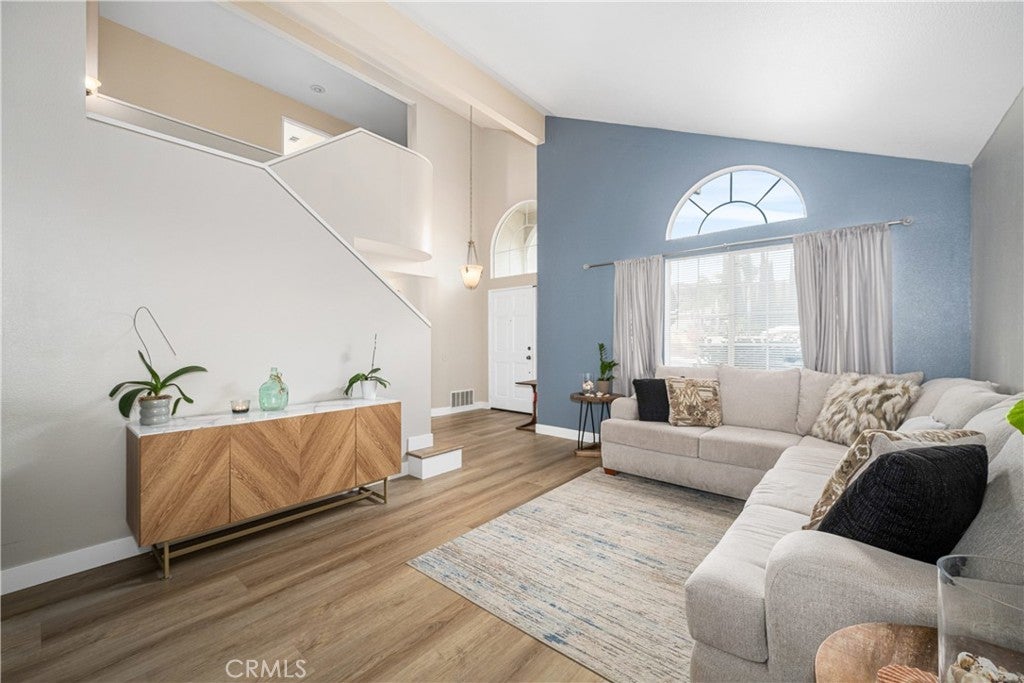 Photo of Listing #PW25260397