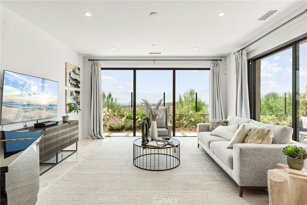 Photo of Listing #PW25263085