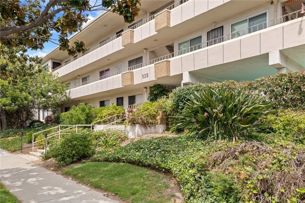 Photo of Listing #SR25263204