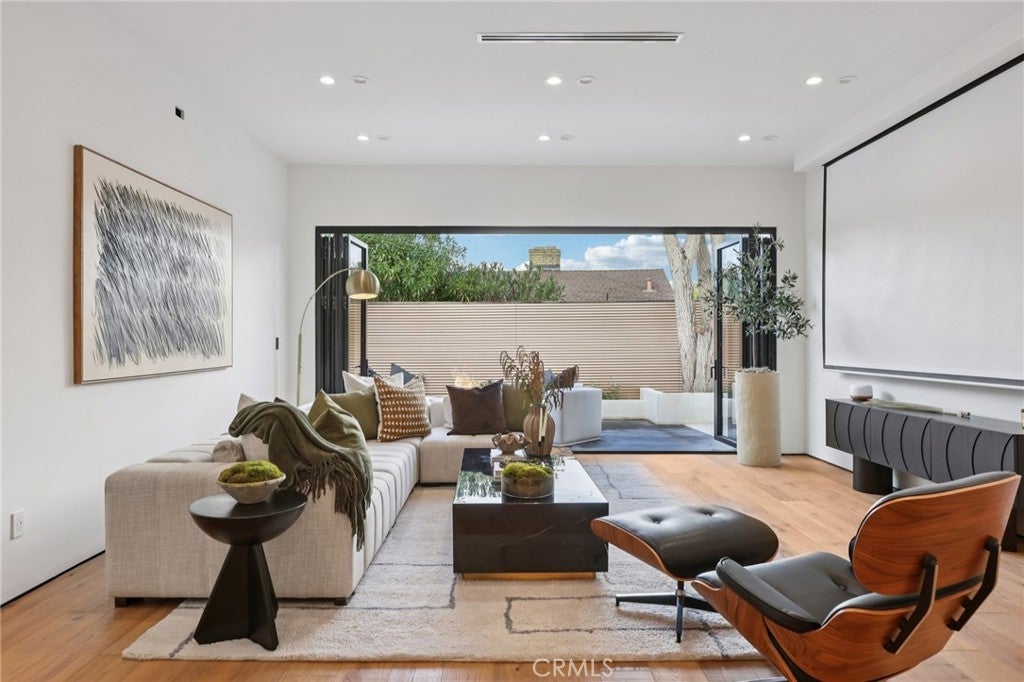 Photo of Listing #SB25240312