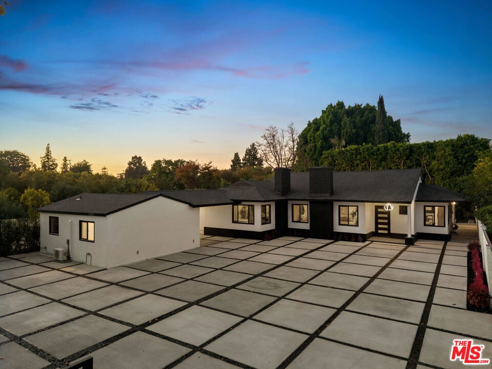 Photo of Listing #25620455