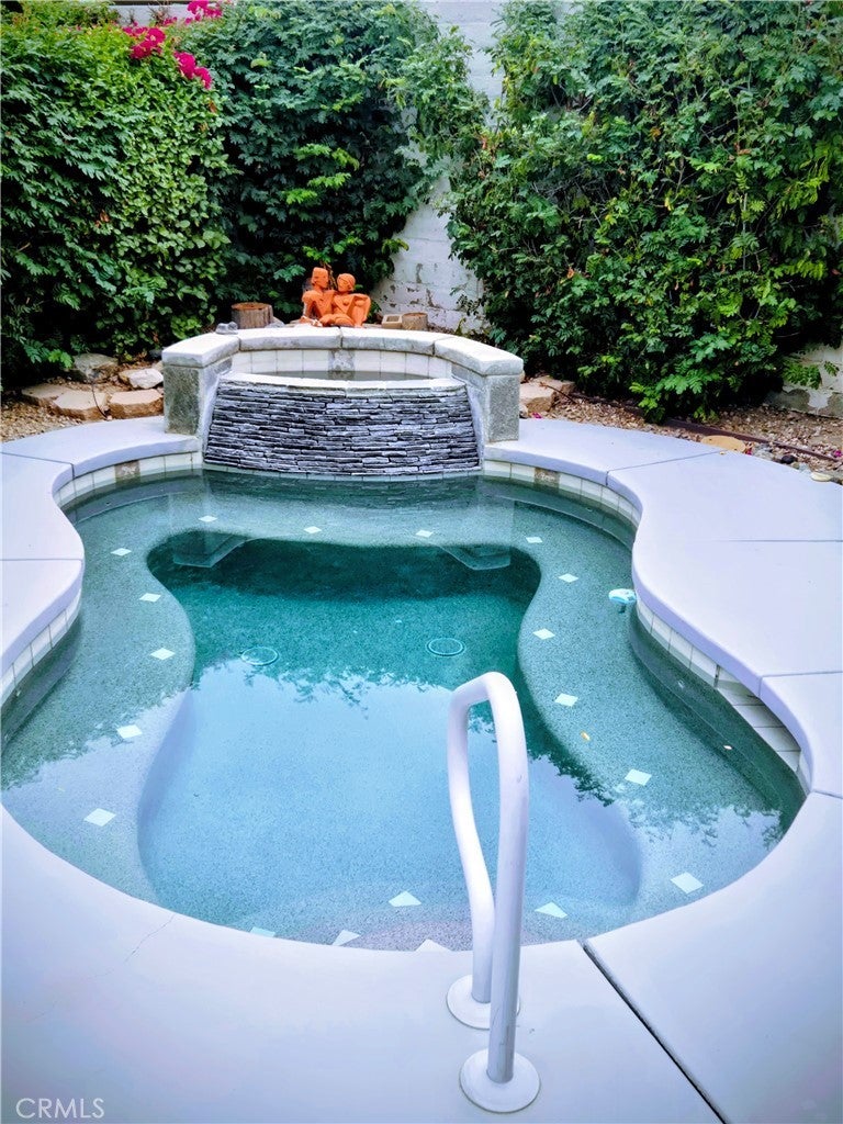 Photo of Listing #SB25263150