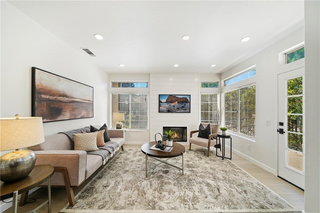 Photo of Listing #CV25261291