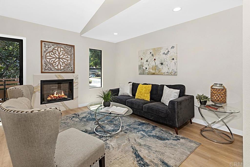 Photo of Listing #PTP2508676