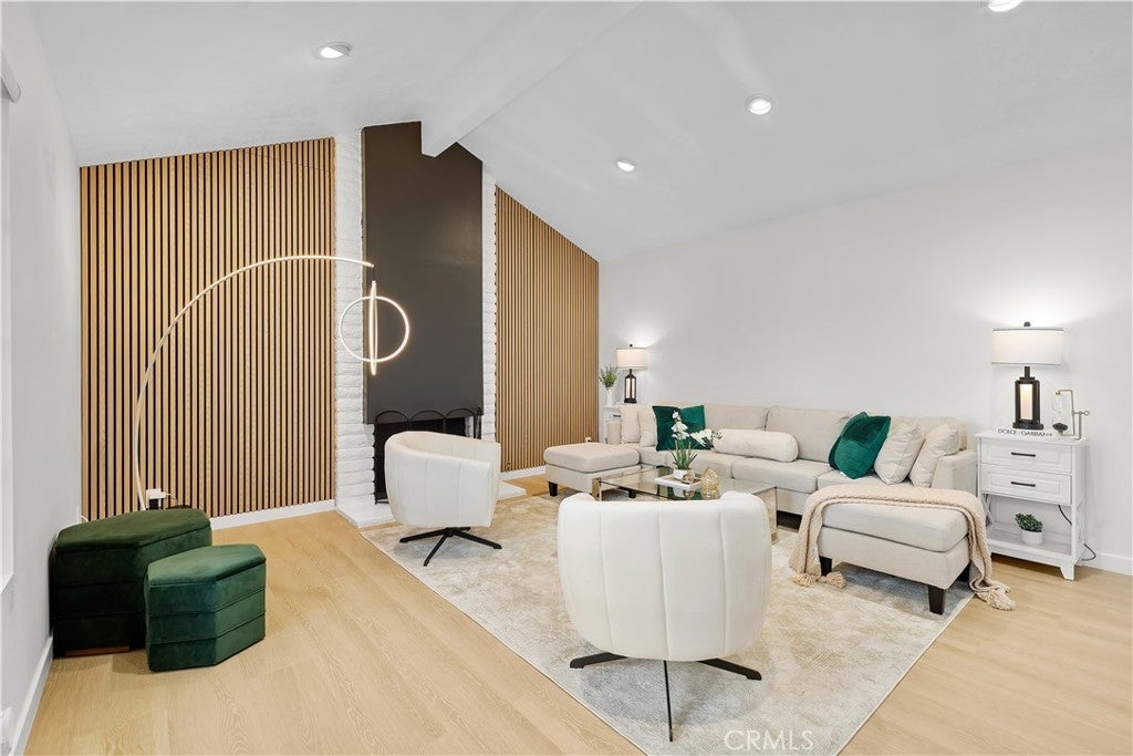 Photo of Listing #PW25261498