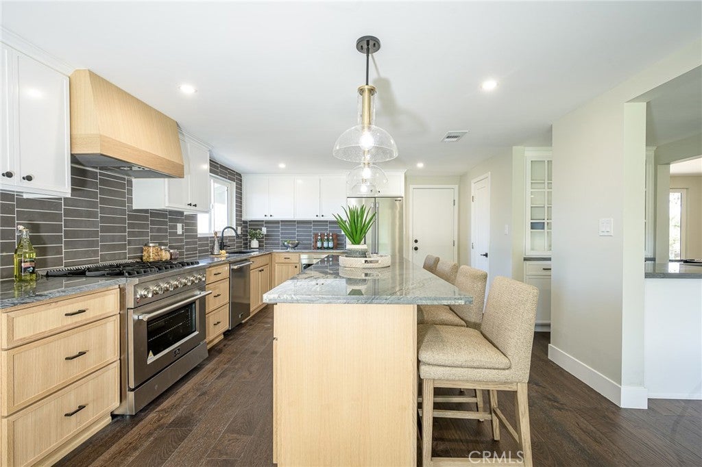 Photo of Listing #DW25263596