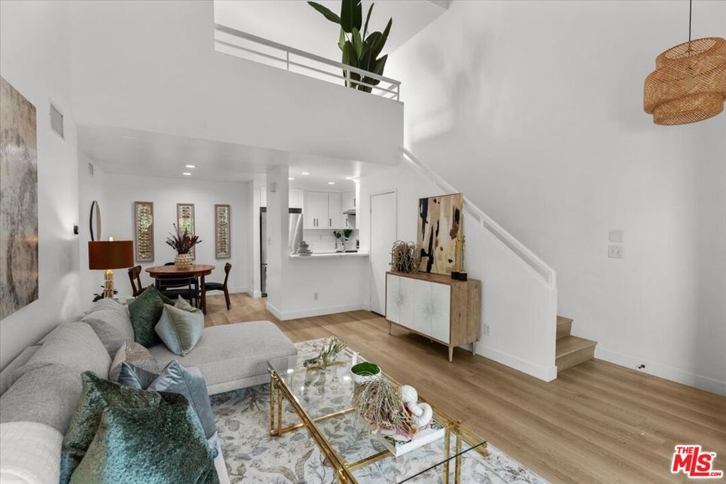 Photo of Listing #25621219