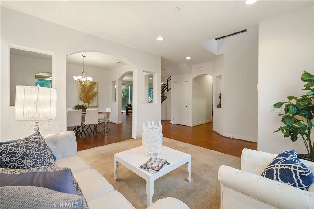 Photo of Listing #SR25264054