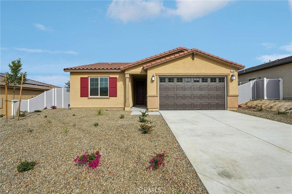 Photo of Listing #IV25264199