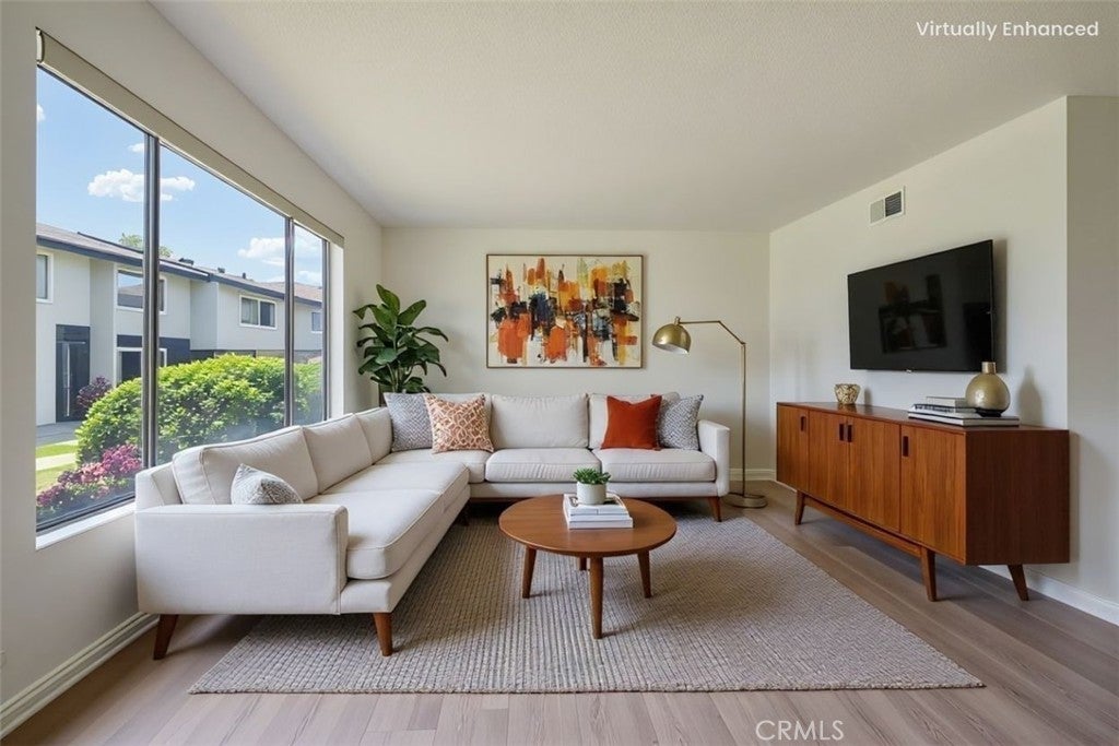 Photo of Listing #SR25263742