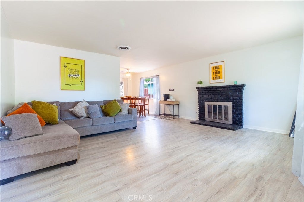 Photo of Listing #SR25264300