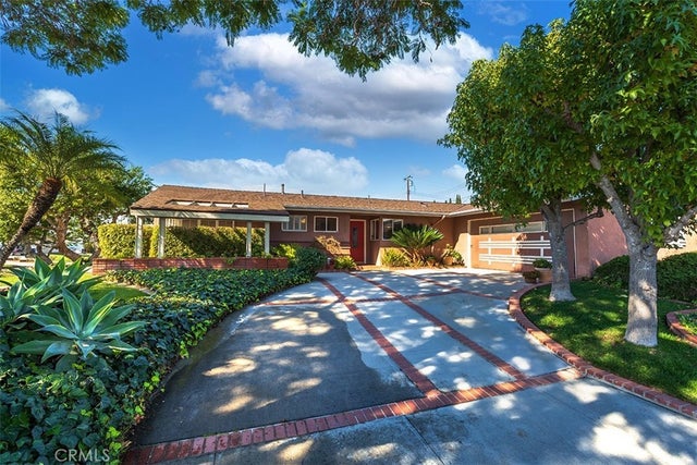 14727 La Mesa, La Mirada