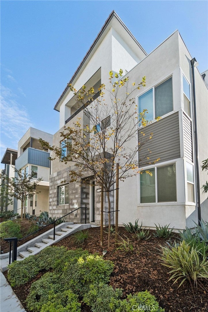 Photo of Listing #SR25264114