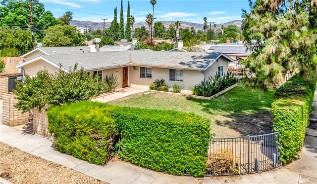 7101 Fallbrook Avenue, West Hills