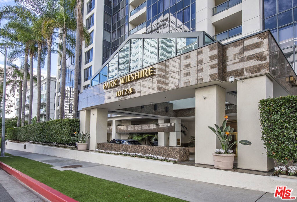 Photo of Listing #25621641