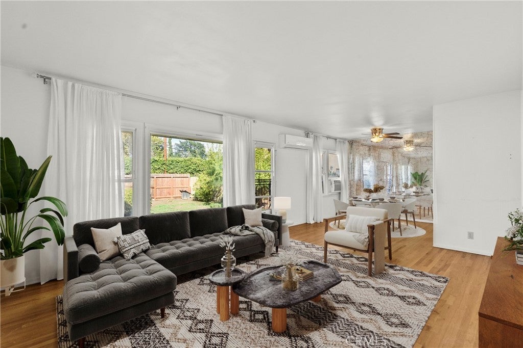 Photo of Listing #SR25264476