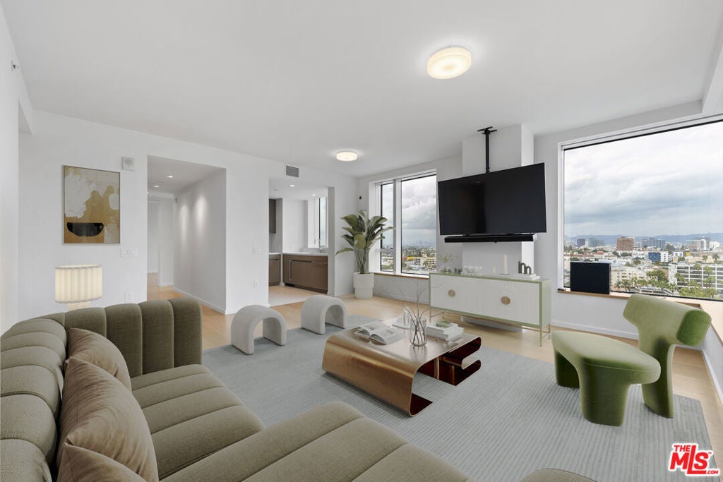 Photo of Listing #25621877