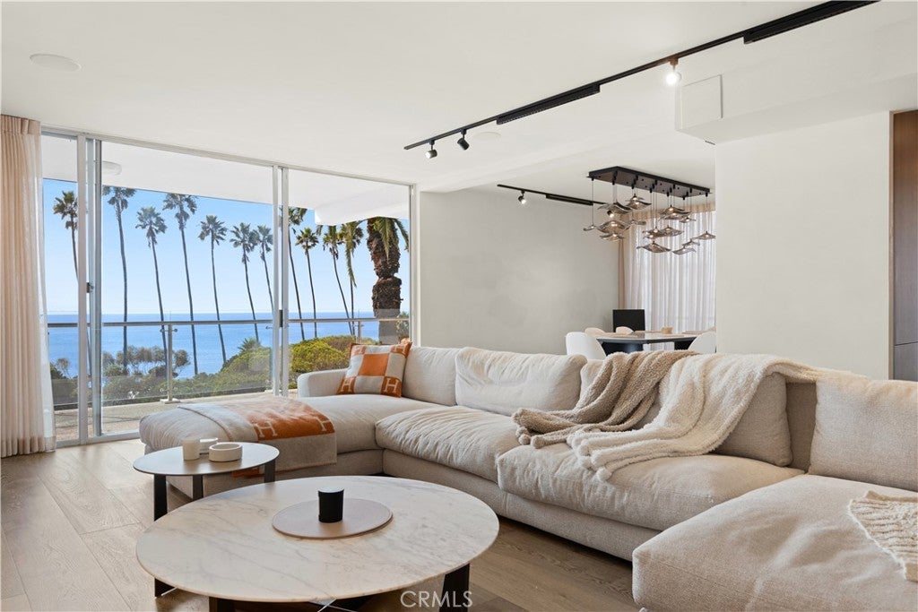 Photo of Listing #SR25264210