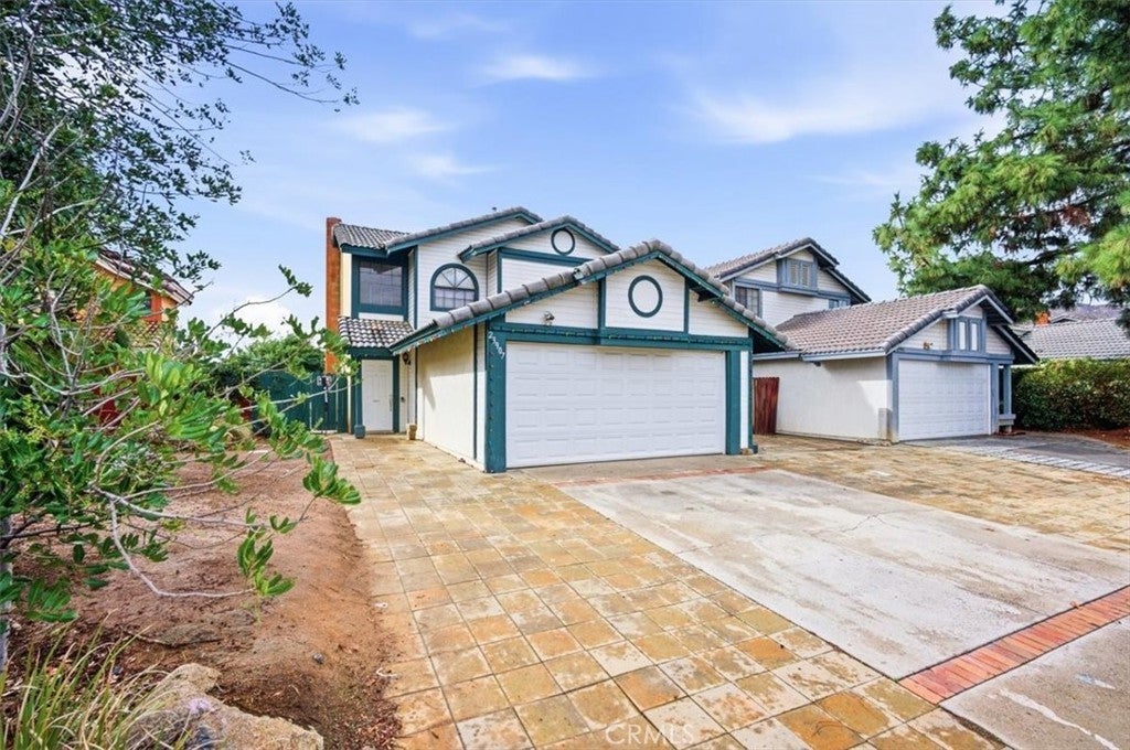 Photo of Listing #IV25265010