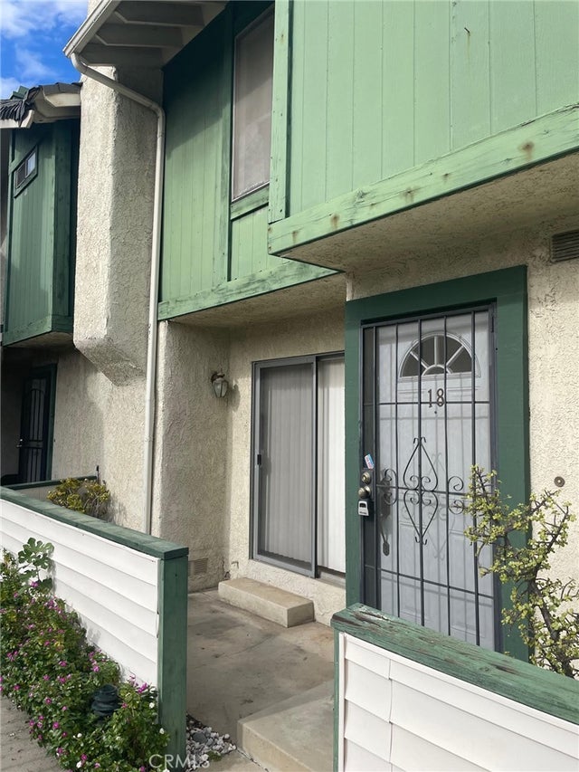 9740 Sepulveda Boulevard # 18, North Hills