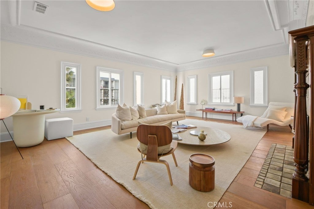 Photo of Listing #WS25265117