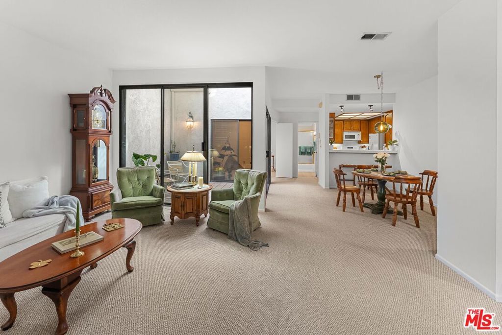 Photo of Listing #25615979