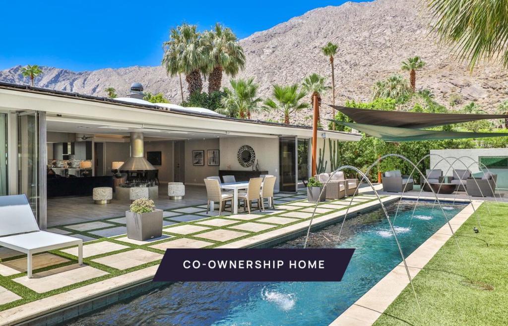 580 W Panga Way, Palm Springs
