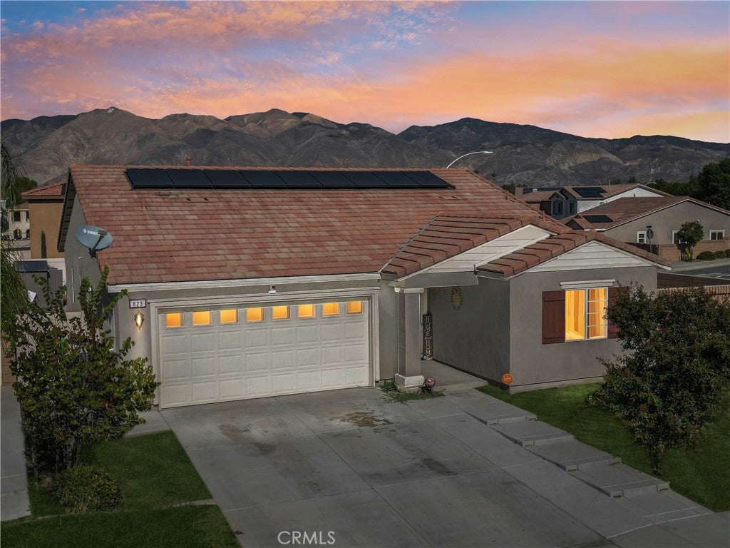 Photo of Listing #IV25265675