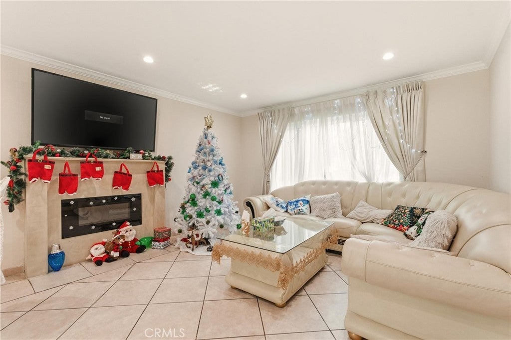 Photo of Listing #SR25265174