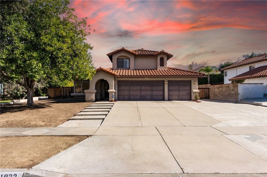 Photo of Listing #IV25266617